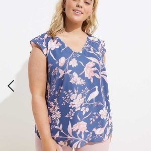 LOFT PLUS Bird Flutter Cap Sleeve
Top